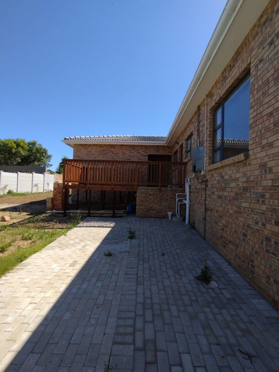 3 Bedroom Property for Sale in Wavecrest Eastern Cape